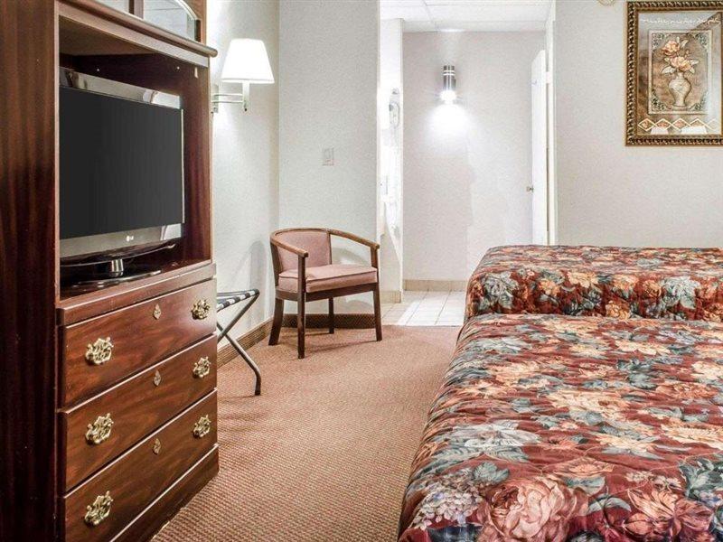 Econo Lodge Frackville Eksteriør bilde