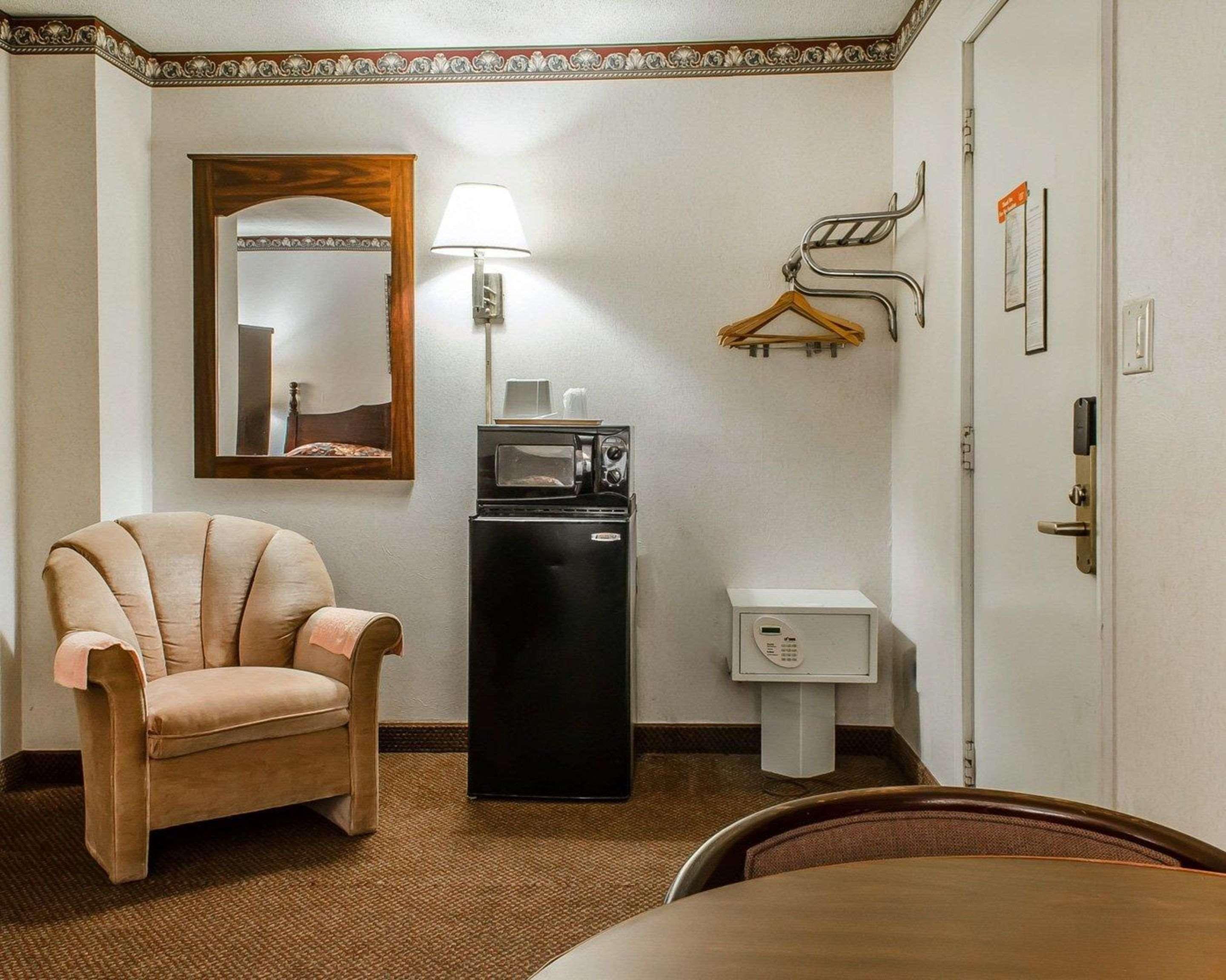Econo Lodge Frackville Eksteriør bilde